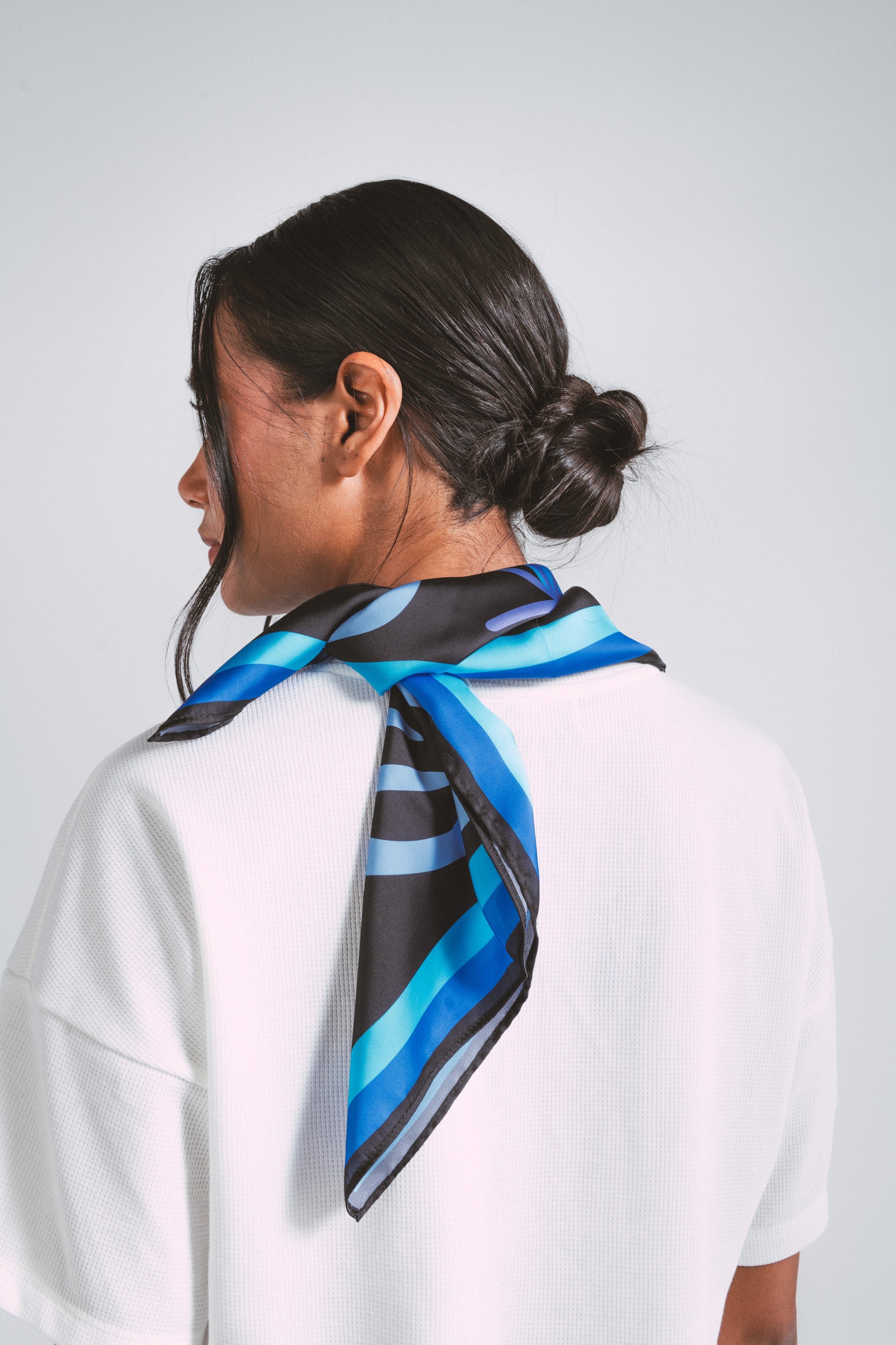 Pañoleta Mediana - Negro Medianoche